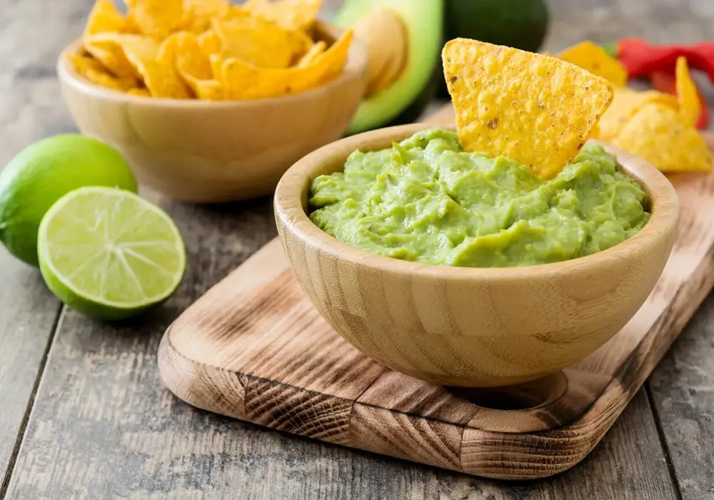 Prosty przepis na guacamole z awokado, który zachwyci Twoich gości