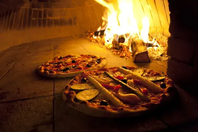 Jak odgrzać pizzę w piekarniku, aby nie straciła smaku i chrupkości