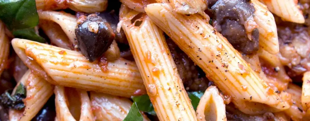 Penne z bakłażanem – prosty przepis na pyszne danie wegetariańskie