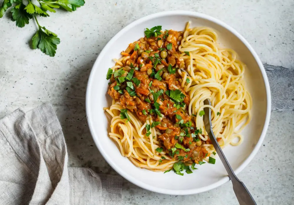 Kaloryczność makaronu spaghetti: surowy vs. ugotowany i jego odmiany