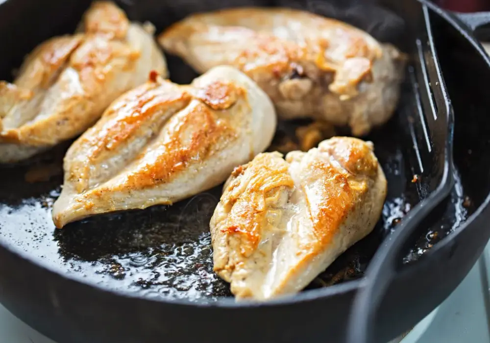 Jak podgrzać pieczonego kurczaka żeby nie był suchy i smaczny