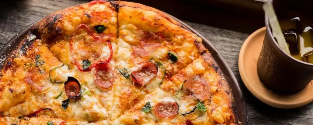 Ile kalorii ma pizza 40 cm? Zaskakujące różnice w kaloryczności