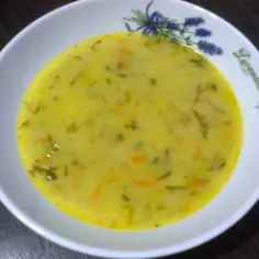 Ile kcal ma zupa ogórkowa z ziemniakami? Sprawdź wartości!