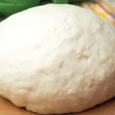 Jak rozmrozić ciasto na pizzę w 5 łatwych krokach bez błędów
