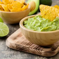 Prosty przepis na guacamole z awokado, który zachwyci Twoich gości