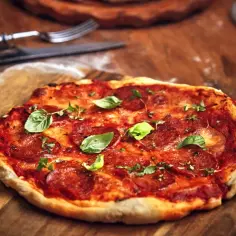 Jakie salami na pizzę: wybierz najlepsze smaki dla idealnej pizzy