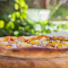 Kto wynalazł pizzę? Fascynująca historia i tajemnice jej powstania