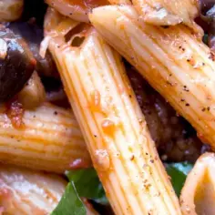 Penne z bakłażanem – prosty przepis na pyszne danie wegetariańskie