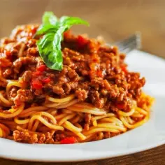 Jak pasteryzować sos do spaghetti z mięsem mielonym, by uniknąć zepsucia