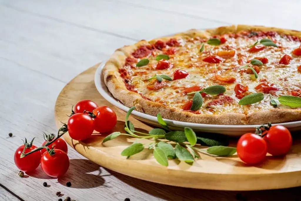 Zdjęcie Kiedy powstała pizza? Historia włoskiego przysmaku od A do Z