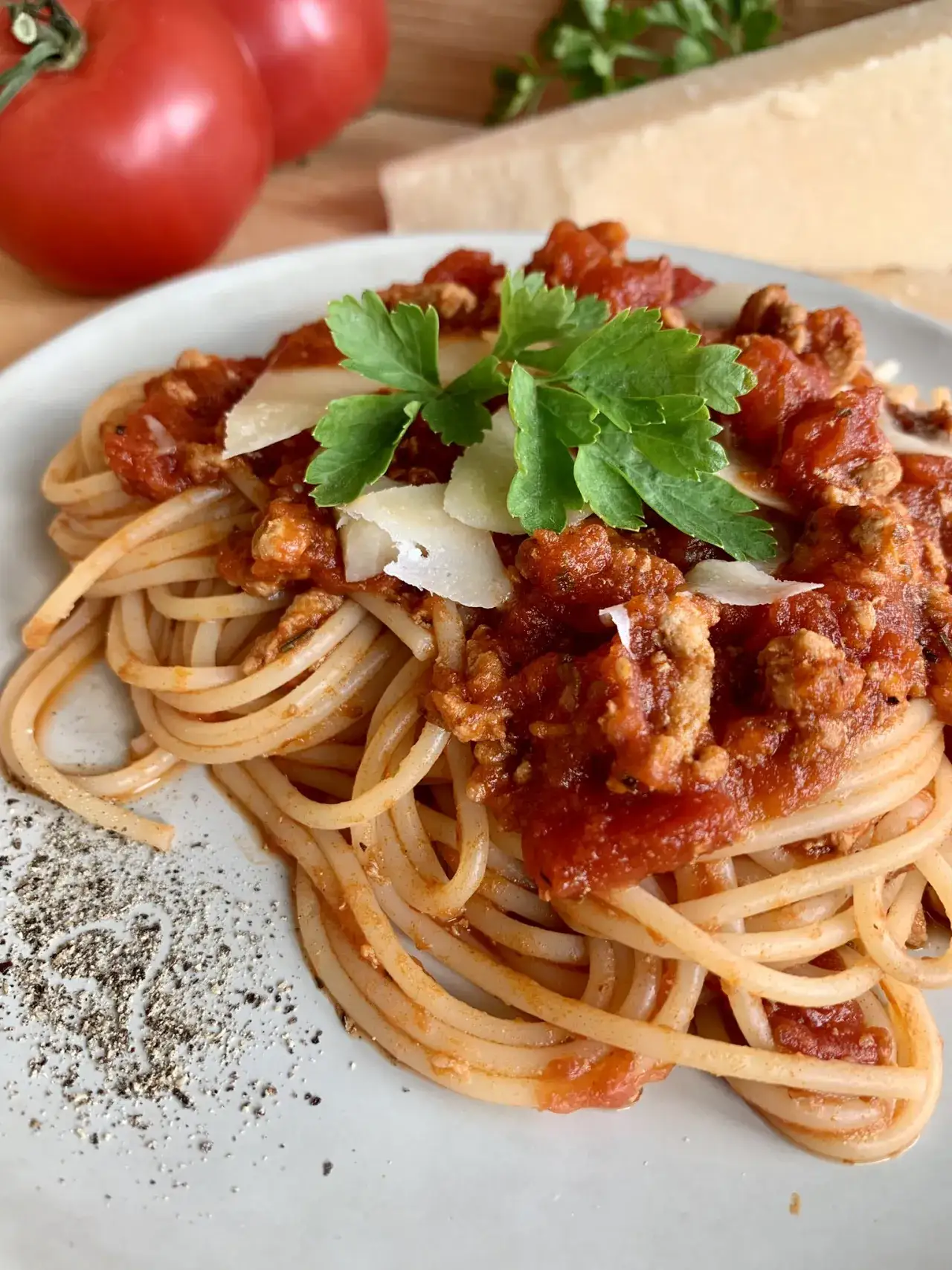 Zdjęcie Szybkie spaghetti z pomidorów w puszce: prosty przepis na smaczny obiad