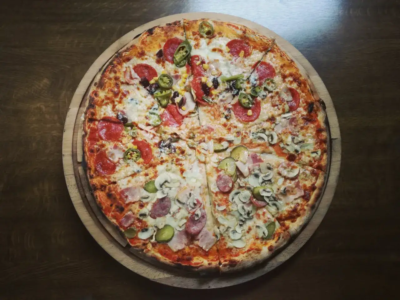 Zdjęcie Ile kcal ma pizza neapolitańska? Odkryj zaskakujące kalorie!