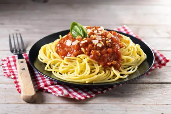 Jakie mięso do spaghetti wybrać, aby zachwycić smakiem?
