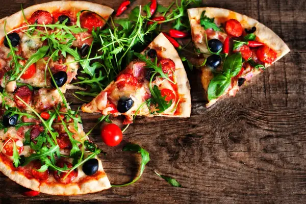 Jak podgrzać pizzę w piekarniku, aby nie straciła smaku i chrupkości