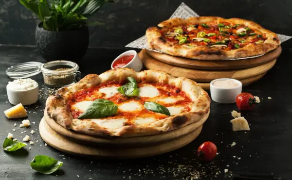 Ile piec pizzę w 200 stopniach, aby uniknąć niedopieczonego ciasta?