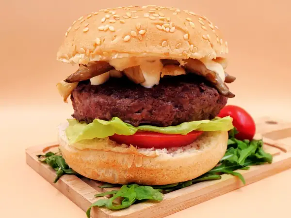 Jaka wołowina na burgera? Najlepsze mięso i porady eksperta