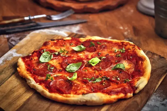 Jakie salami na pizzę: wybierz najlepsze smaki dla idealnej pizzy